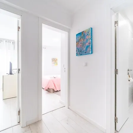 Apartamento Sea Breeze 2-bedroom 10m Walk To The Estoril